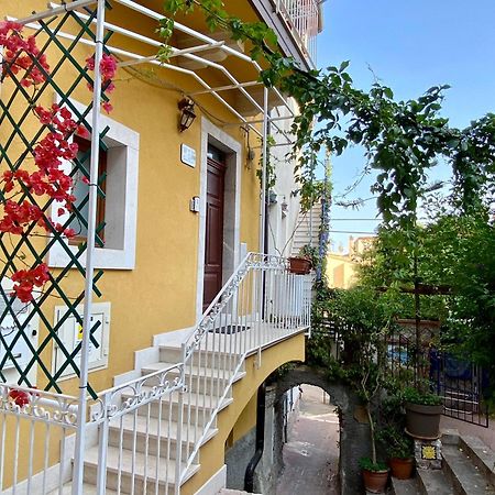 Casa Ferrara Hotel Таормина Екстериор снимка