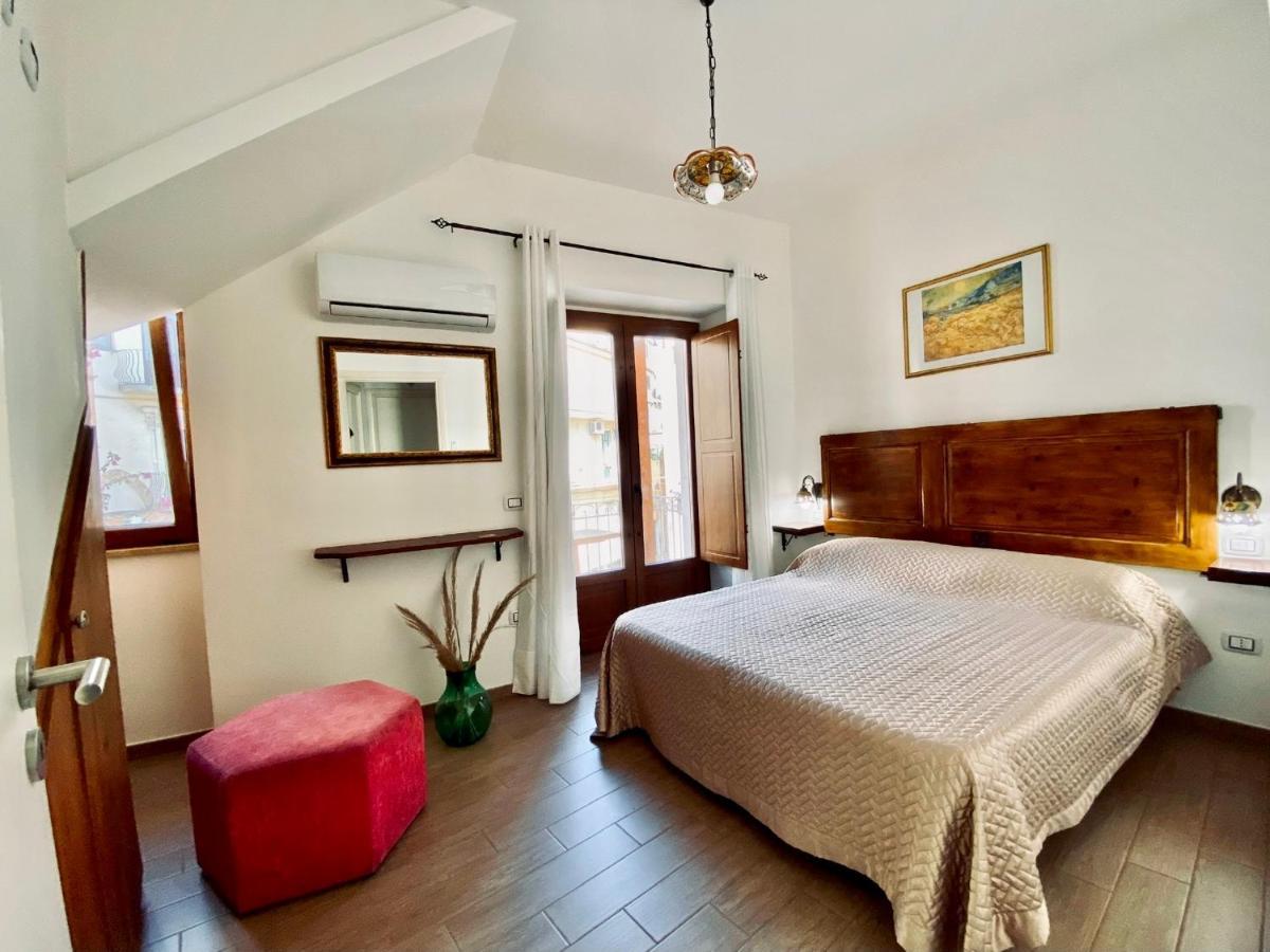 Casa Ferrara Hotel Таормина Екстериор снимка