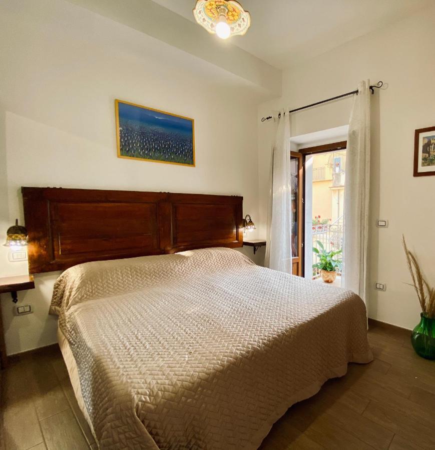 Casa Ferrara Hotel Таормина Екстериор снимка