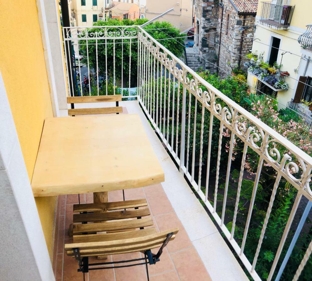 Casa Ferrara Hotel Таормина Екстериор снимка
